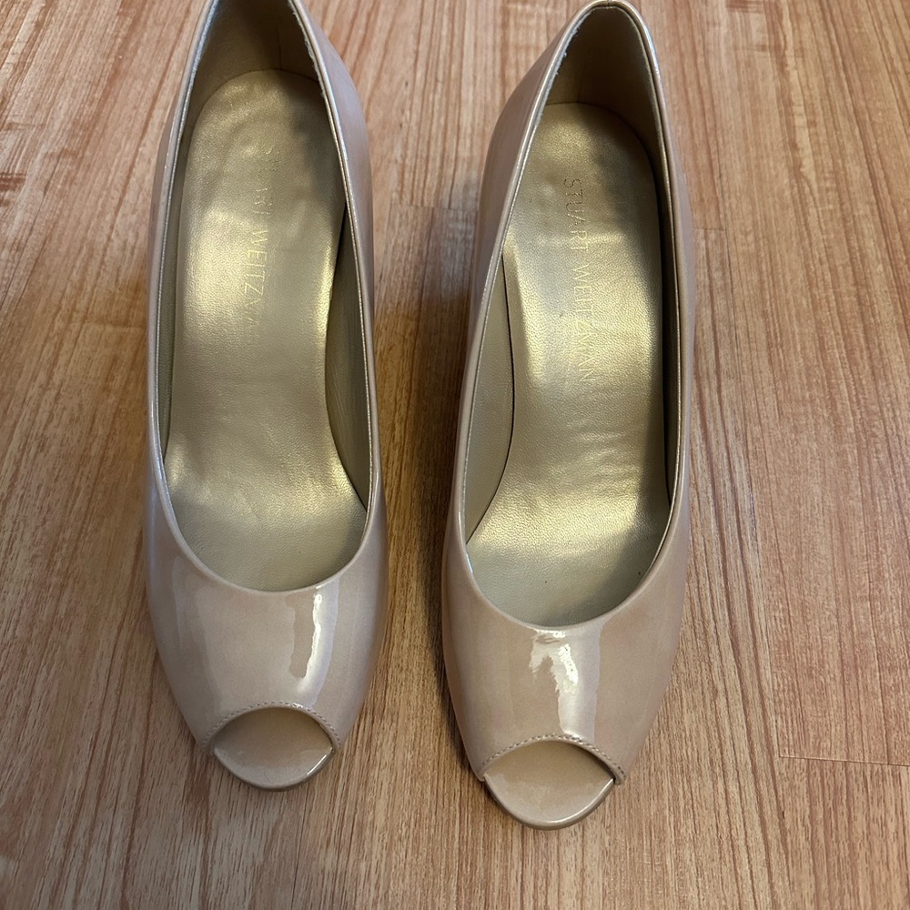 Stuart Weitzman Beige Patent Leather Peep-Toe Heels